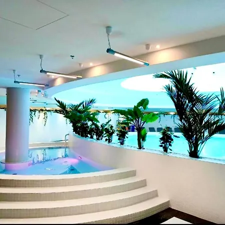 Hanza Tower De Lux Appartement *